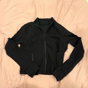Lululemon Define Cropped Jacket
Nulu - Size 14